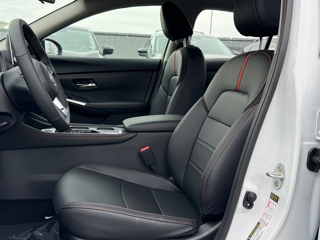 Vehicle image 18 of 26