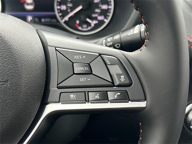 Vehicle image 11 of 18