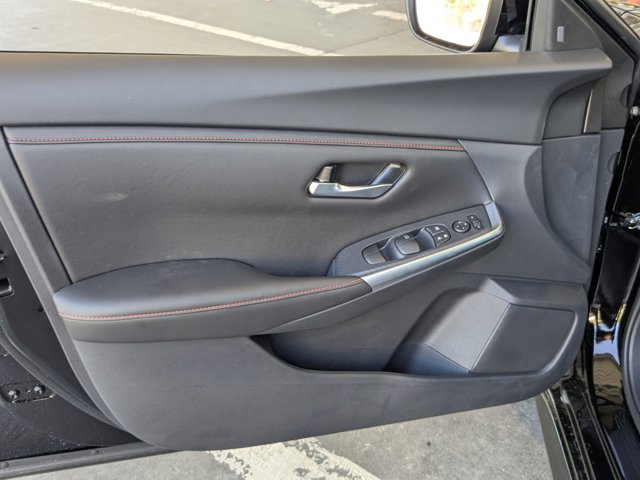 Vehicle image 21 of 22