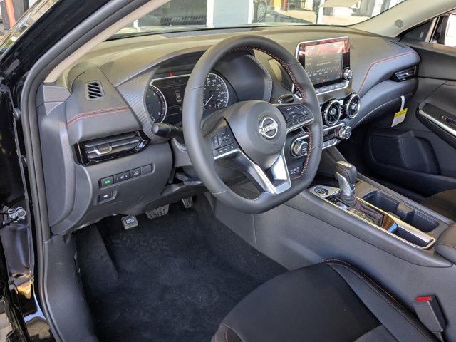 Vehicle image 16 of 22