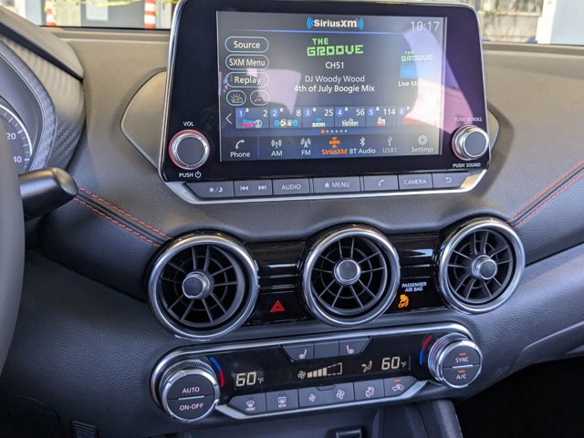 Vehicle image 18 of 22