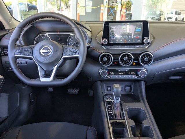 Vehicle image 14 of 22