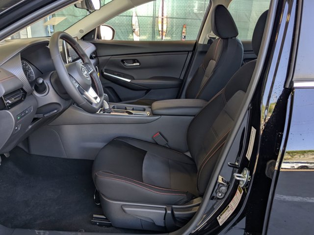 Vehicle image 11 of 22