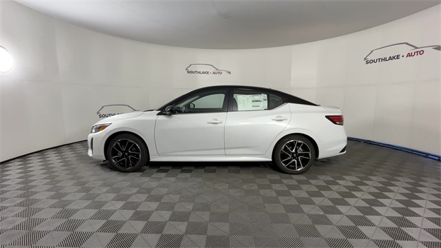 2025 Nissan Sentra SR Image 9 of 26