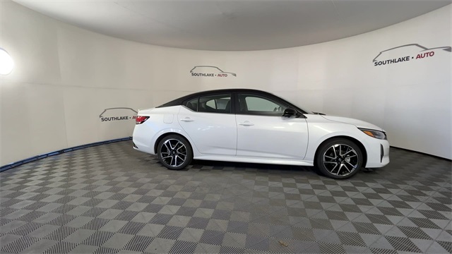 2025 Nissan Sentra SR Image 5 of 26