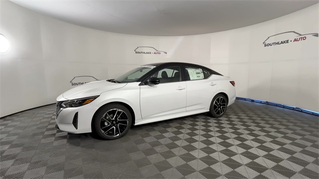 2025 Nissan Sentra SR Image 1 of 26