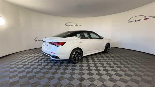 2025 Nissan Sentra SR Image 6 of 26
