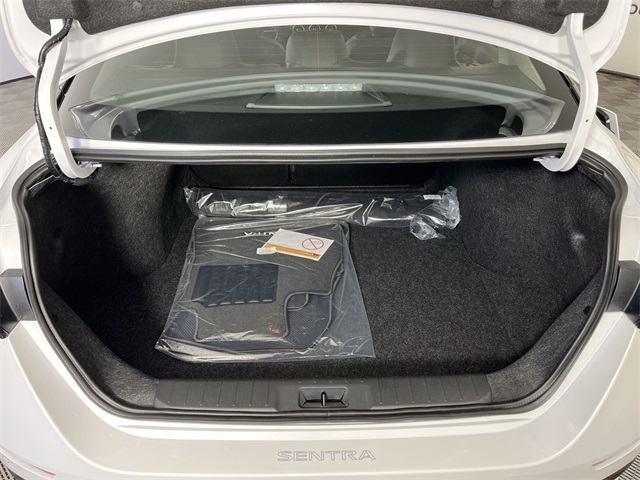 2025 Nissan Sentra SR Image 12 of 26