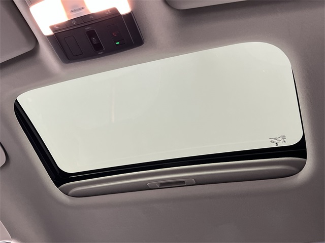 2025 Nissan Sentra SR Image 25 of 26