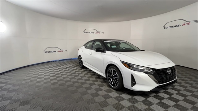 2025 Nissan Sentra SR Image 4 of 26