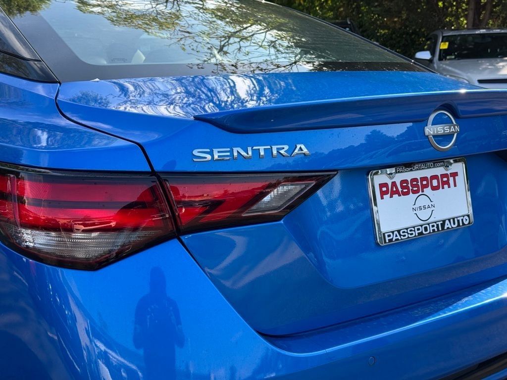 Vehicle image 7 of 23