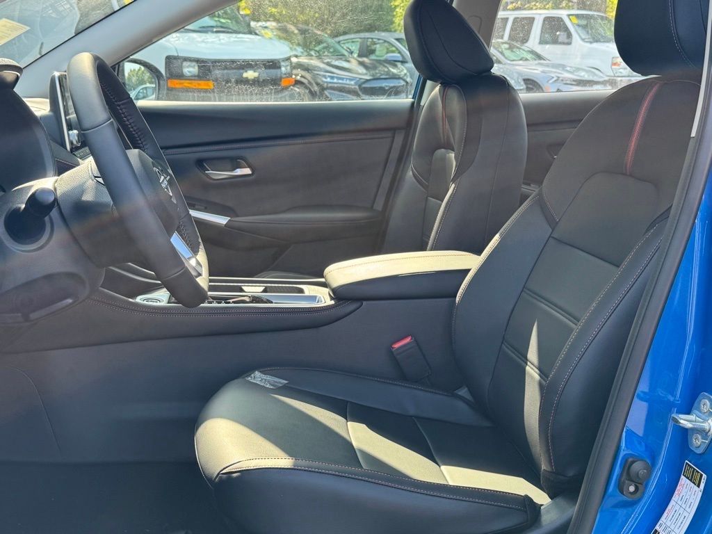 Vehicle image 17 of 23