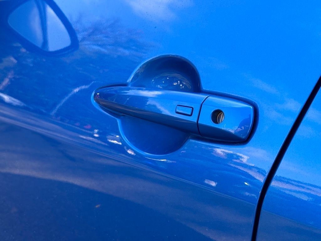 Vehicle image 8 of 23
