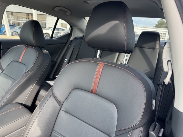 2025 Nissan Sentra SR Image 12 of 22