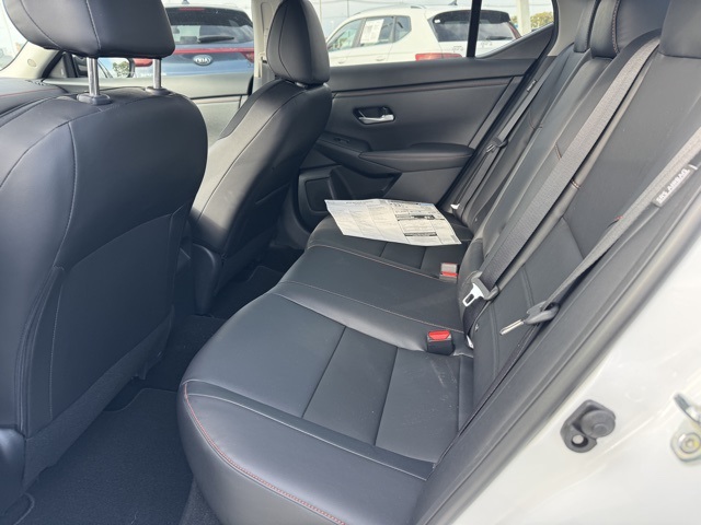 2025 Nissan Sentra SR Image 13 of 22