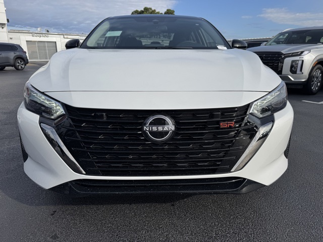 2025 Nissan Sentra SR Image 2 of 22