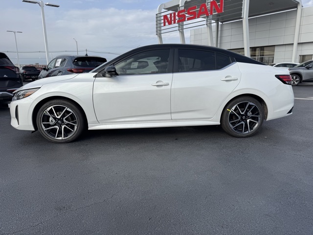 2025 Nissan Sentra SR Image 8 of 22