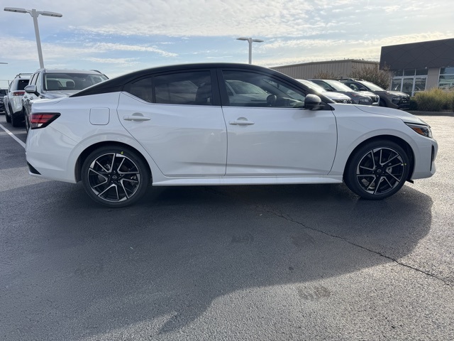 2025 Nissan Sentra SR Image 4 of 22