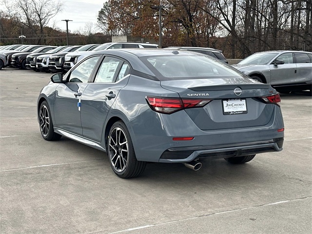 2025 Nissan Sentra SR Image 6 of 18