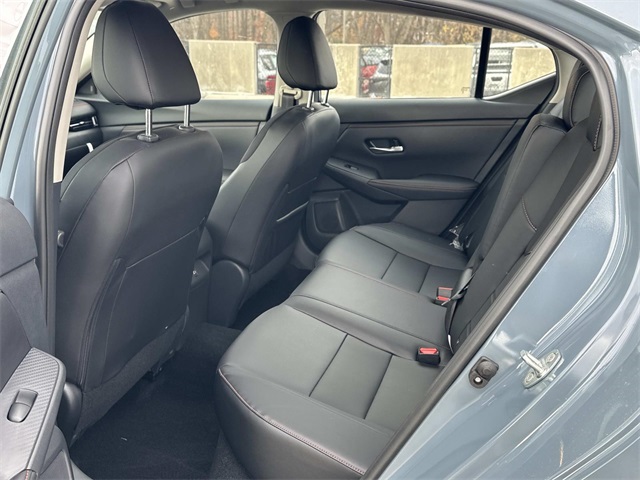 2025 Nissan Sentra SR Image 8 of 18