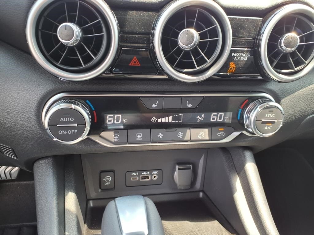 Vehicle image 18 of 34