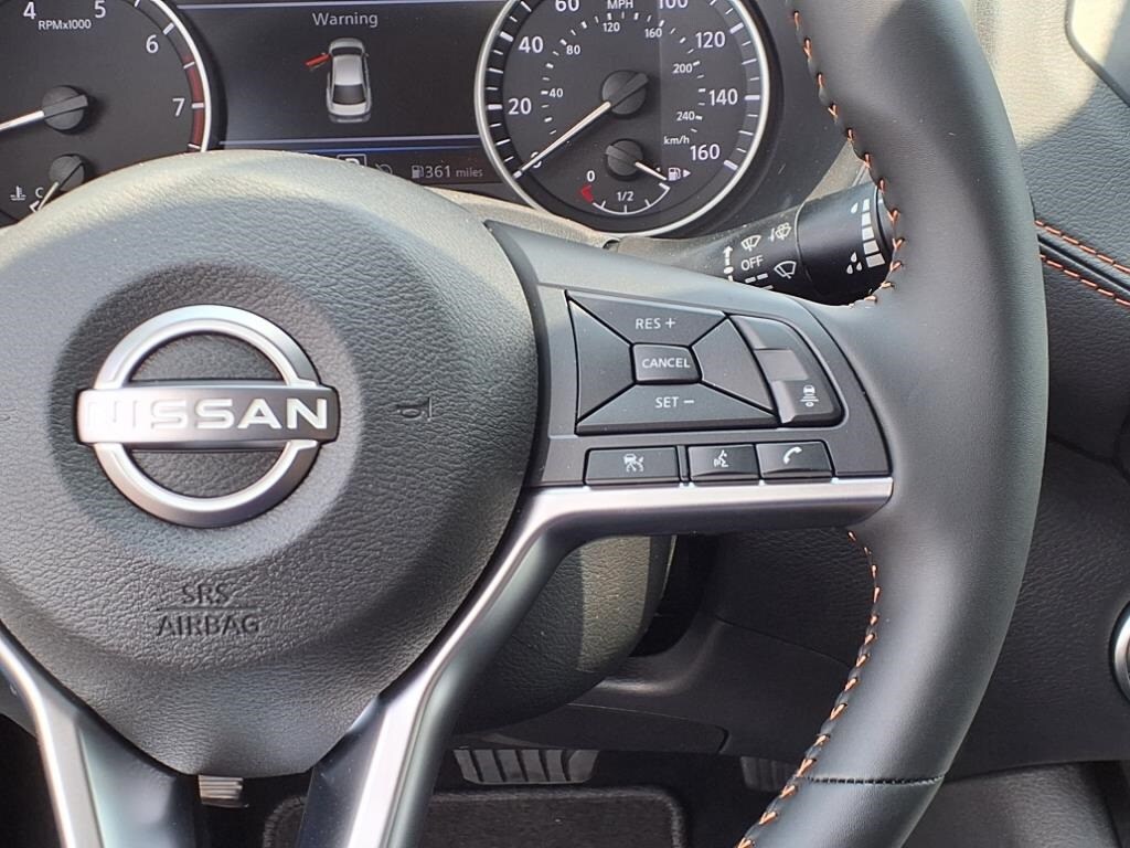 Vehicle image 24 of 34