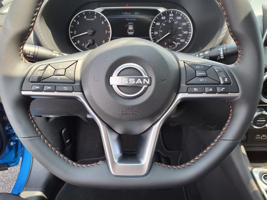 Vehicle image 25 of 34