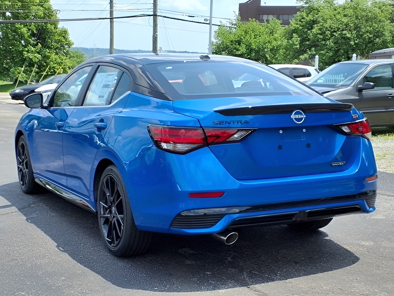 Vehicle image 33 of 34