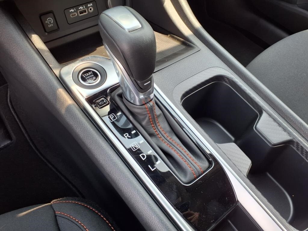 Vehicle image 17 of 34