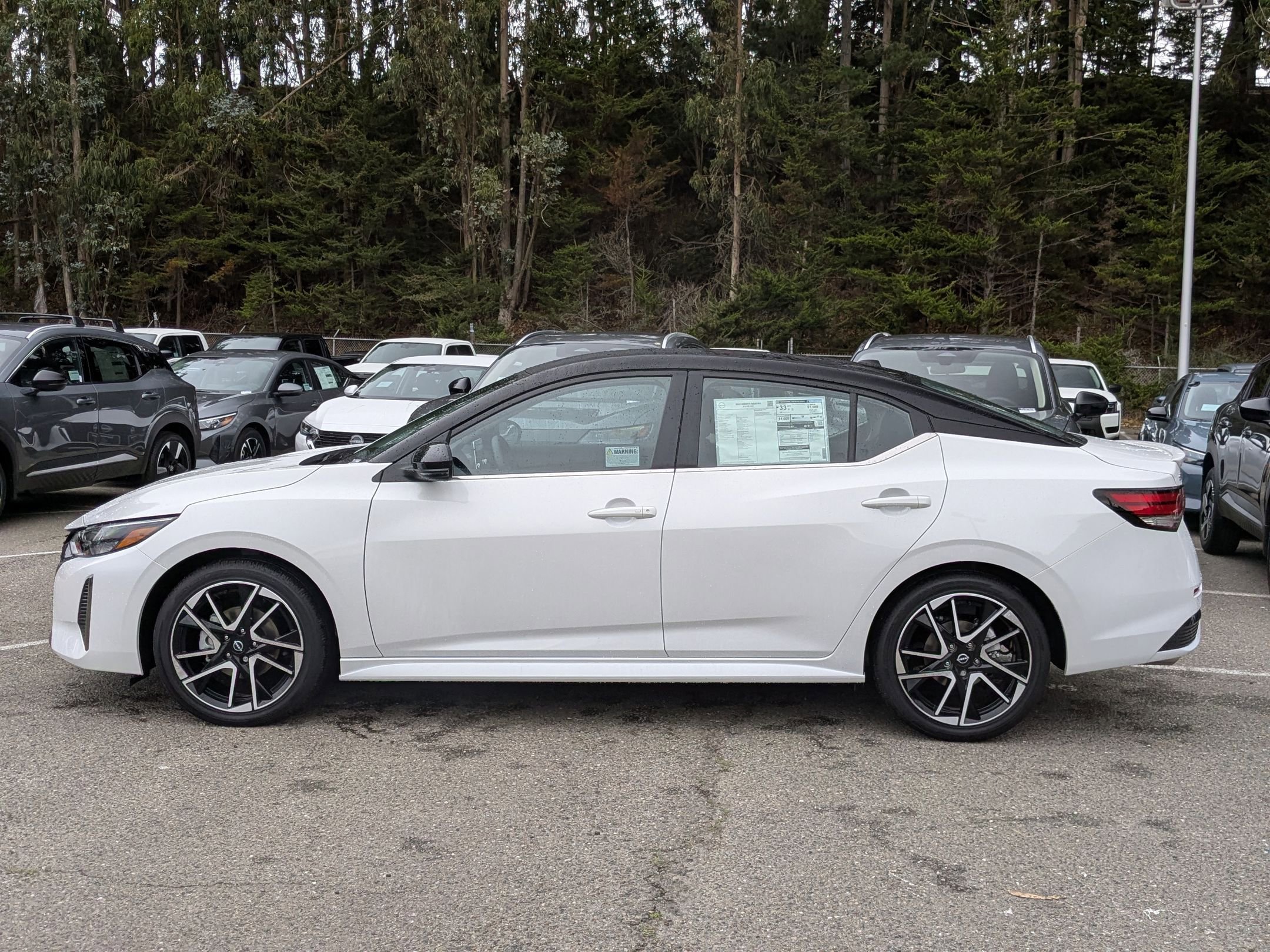 2025 Nissan Sentra SR Image 8 of 27