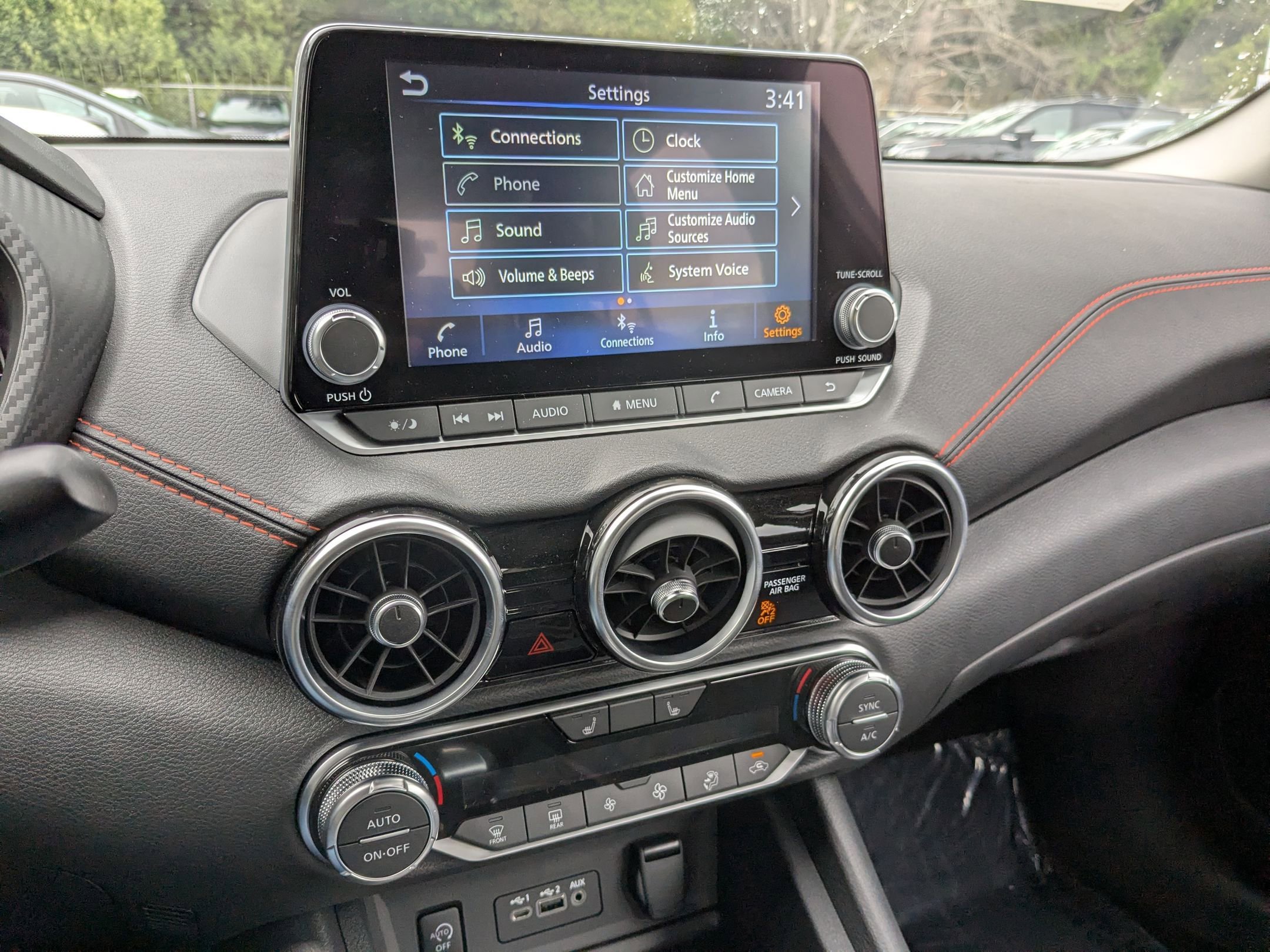 2025 Nissan Sentra SR Image 16 of 27