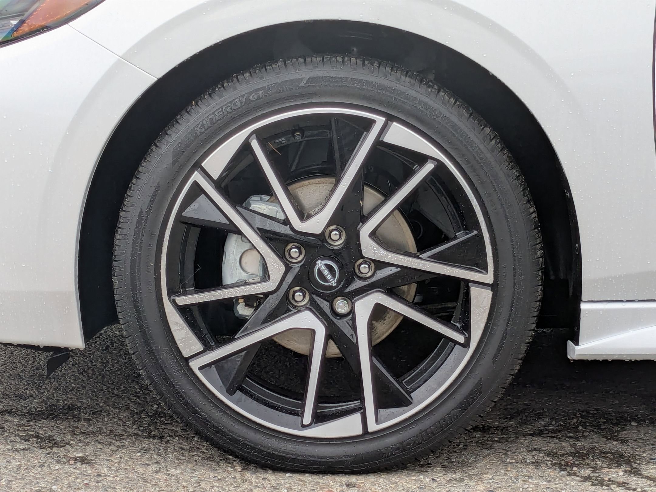 2025 Nissan Sentra SR Image 9 of 27