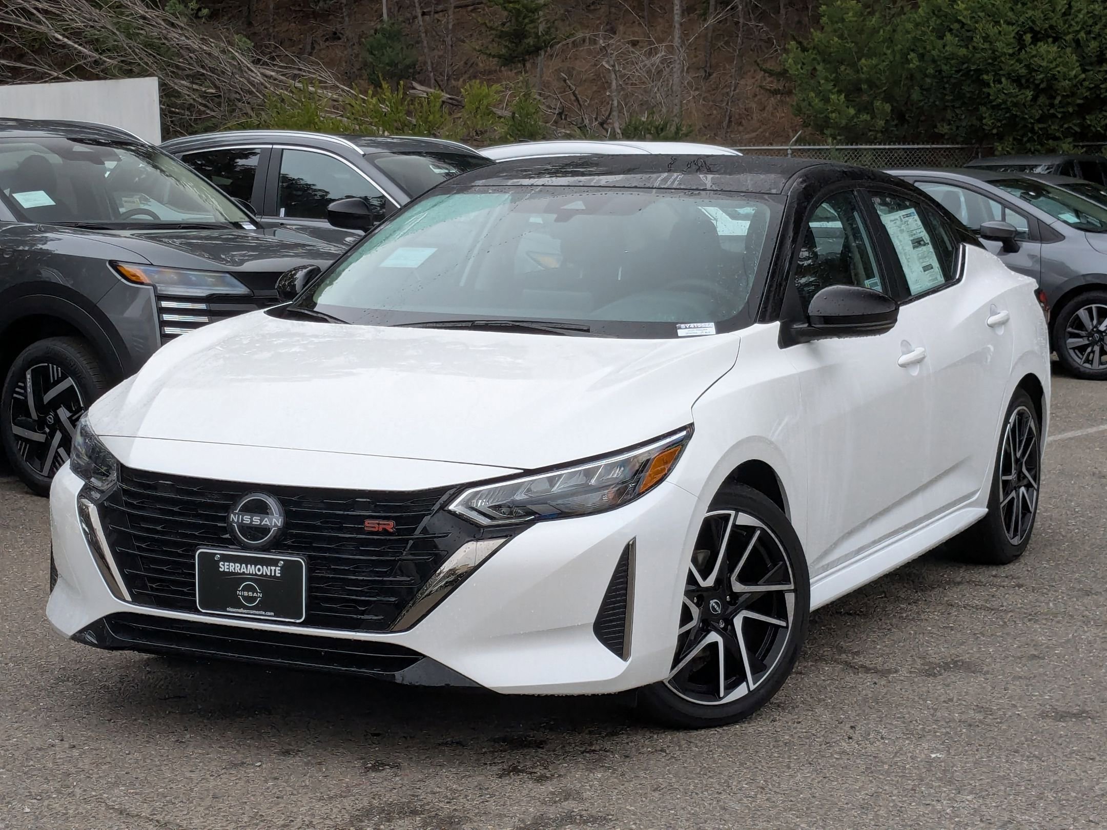 2025 Nissan Sentra SR Image 1 of 27