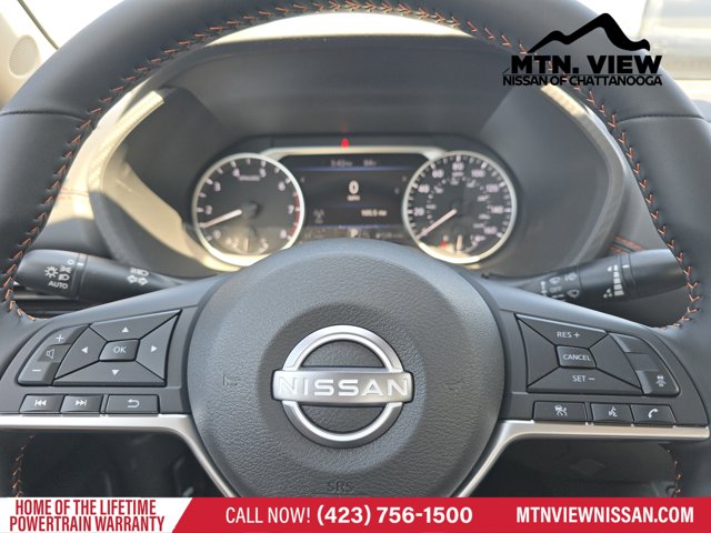 Vehicle image 14 of 18