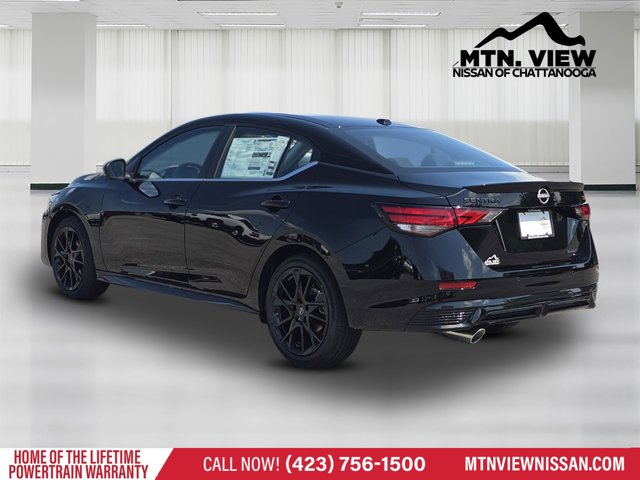 Vehicle image 4 of 18
