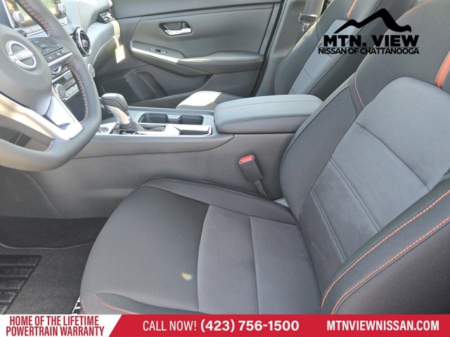 Vehicle image 10 of 18