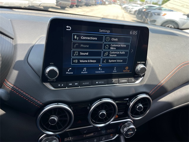 Vehicle image 19 of 24