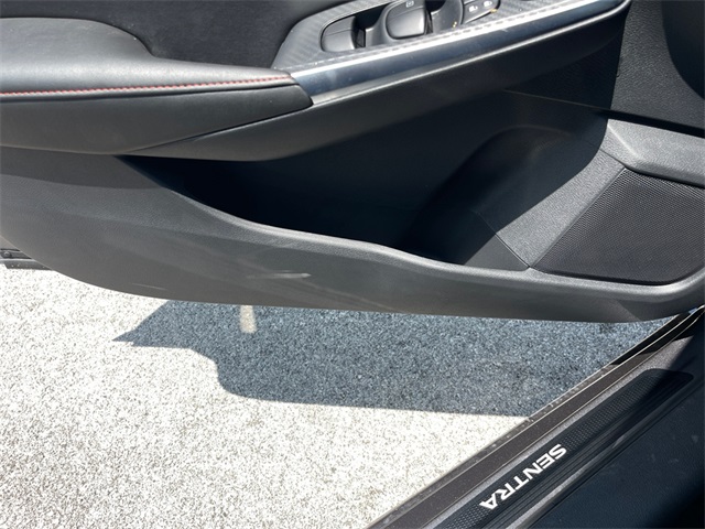 Vehicle image 21 of 24