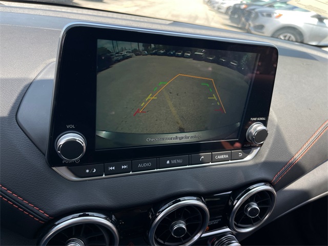 Vehicle image 18 of 24