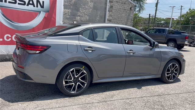 Vehicle image 8 of 24
