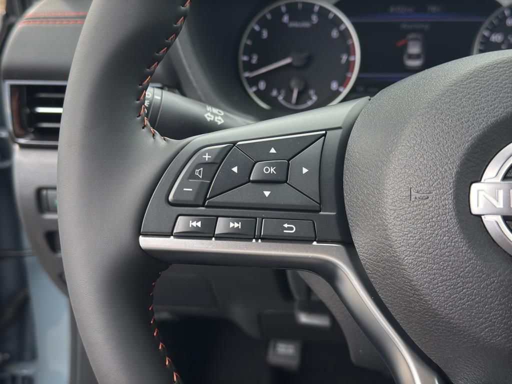 2025 Nissan Sentra SR Image 14 of 31