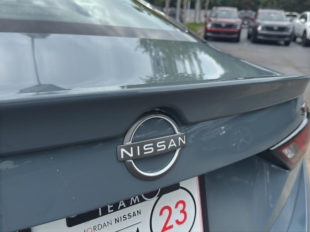 2025 Nissan Sentra SR Image 24 of 31