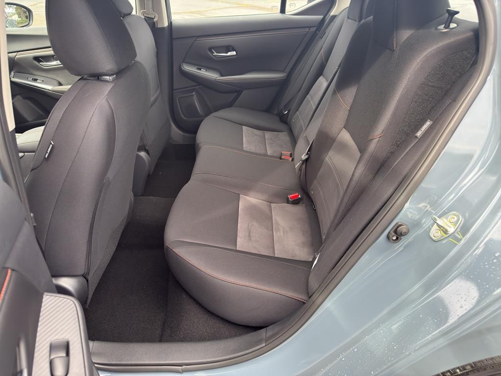 2025 Nissan Sentra SR Image 13 of 31