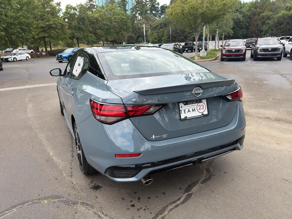 2025 Nissan Sentra SR Image 7 of 31