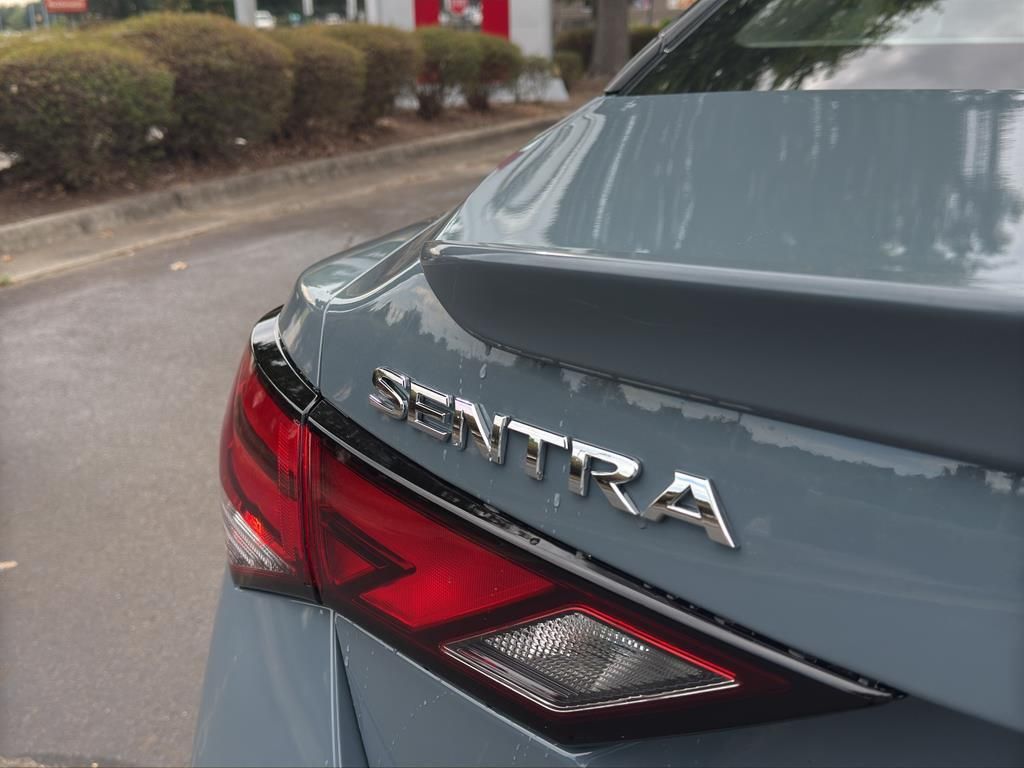 2025 Nissan Sentra SR Image 26 of 31