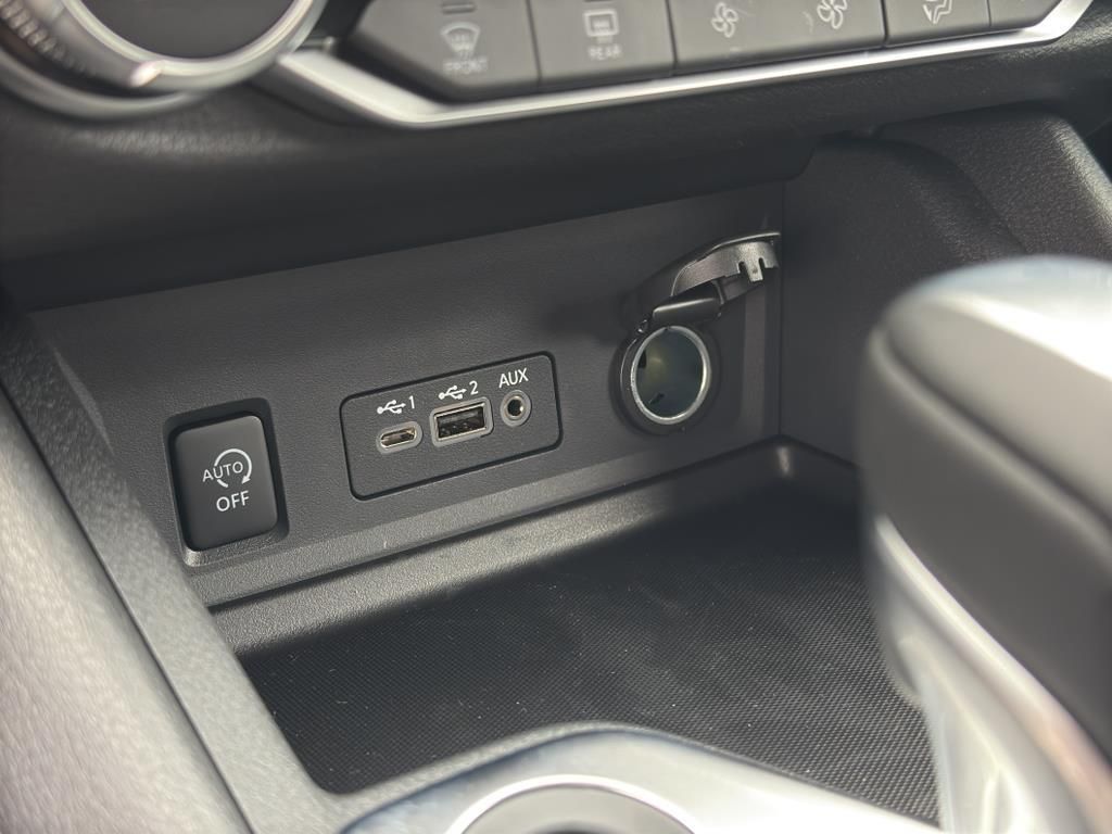 2025 Nissan Sentra SR Image 30 of 31