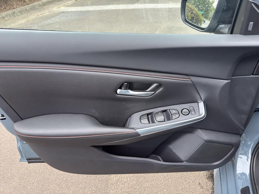 2025 Nissan Sentra SR Image 20 of 31