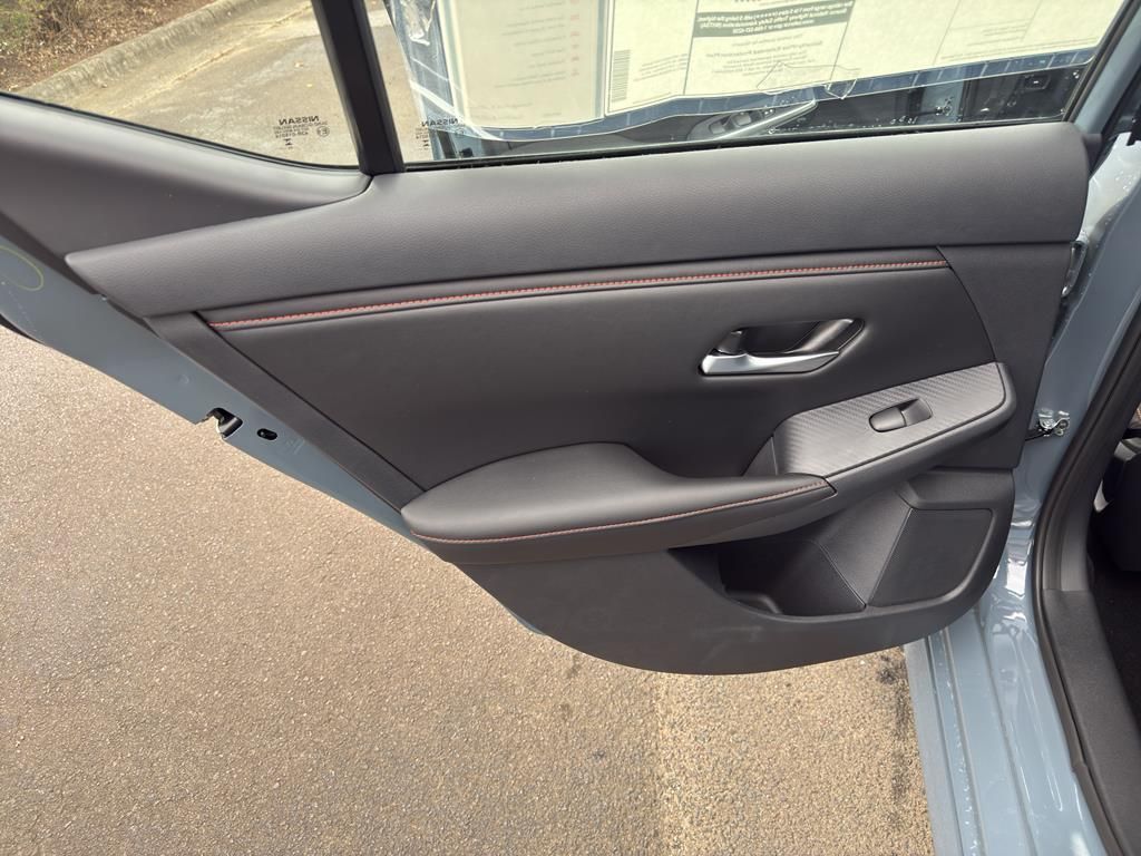 2025 Nissan Sentra SR Image 21 of 31