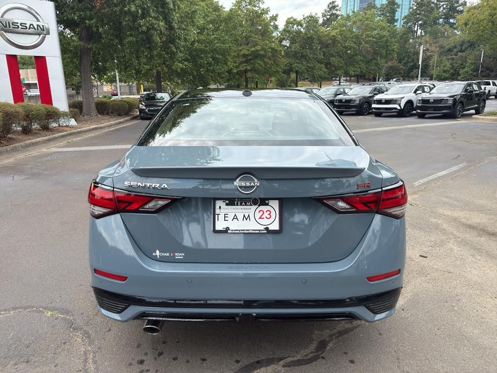 2025 Nissan Sentra SR Image 6 of 31