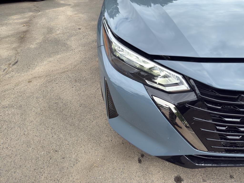 2025 Nissan Sentra SR Image 25 of 31